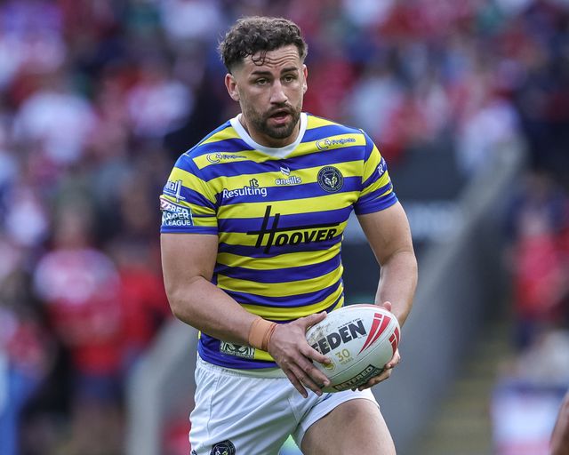 Toby King of Warrington Wolves with the ball during the Betfred Super League Play-off Eliminator round match Warrington Wolves vs Hull KR at The Halliwell Jones Stadium, Warrington, United Kingdom on 19 September 2026

(Photo by Mark Cosgrove/News Images)