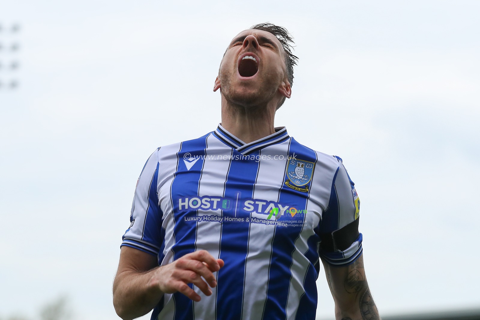 Lee Gregory #9 of Sheffield Wednesday reacts to a missed chance during the Sky Bet League 1 match Burton Albion vs Sheffield Wednesday at Pirelli Stadium, Burton upon Trent, United Kingdom, 15th April 2023

(Photo by Gareth Evans/News Images)
