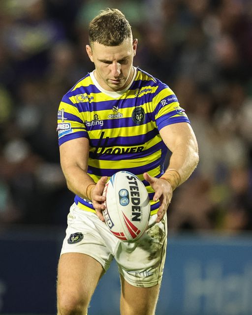 George Williams of Warrington Wolves kicks a drop goal during the Betfred Super League Play-off Eliminator round match Warrington Wolves vs Hull KR at The Halliwell Jones Stadium, Warrington, United Kingdom on 19 September 2026

(Photo by Mark Cosgrove/News Images)