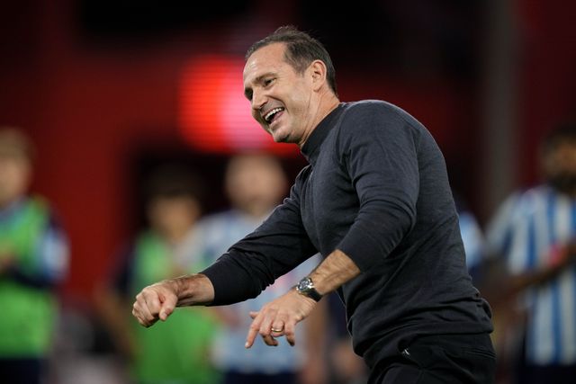 Frank Lampard manager of Coventry City applauds the fans after the final whistle  during the Premier League match Nottingham Forest vs Coventry City at City Ground, Nottingham, United Kingdom on 19 September 2026

(Photo by Maynard Manyowa/News Images)