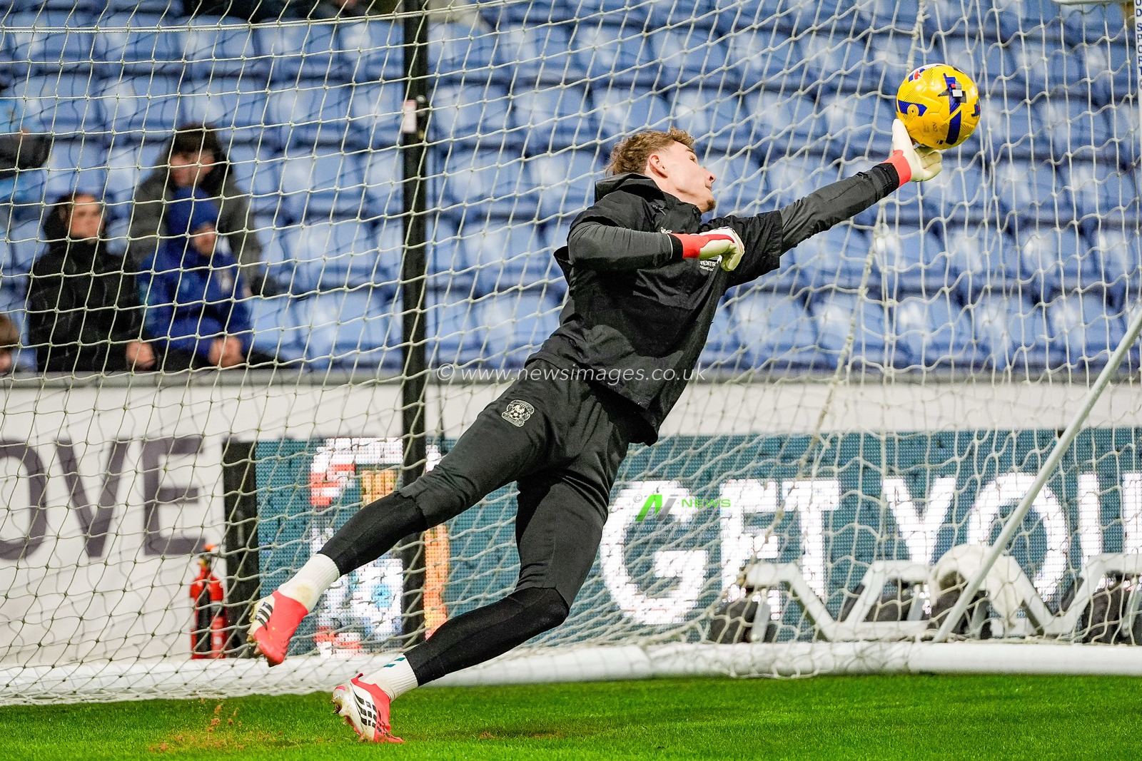 Coventry City goalkeeper Carl Rushworth in the pregame warmup session  during the Sky Bet Championship match Coventry City vs Millwall at Coventry Building Society Arena, Coventry, United Kingdom, 20th January 2026

(Photo by Maynard Manyowa/News Images)