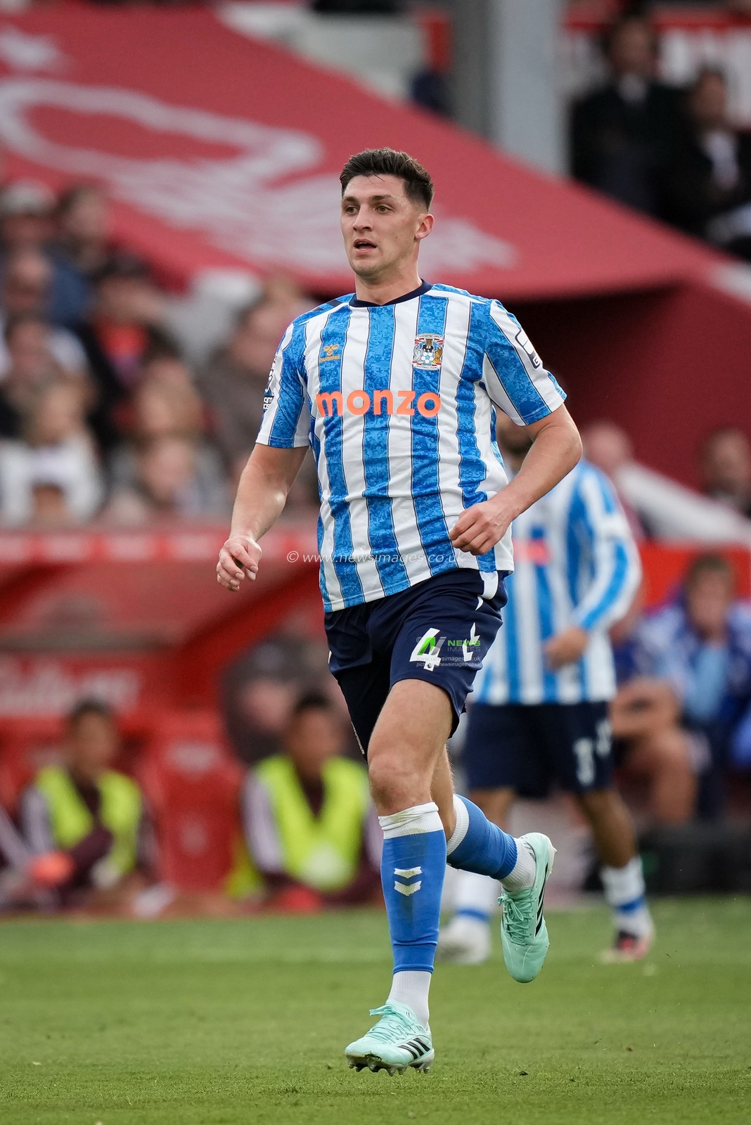 Bobby Thomas of Coventry City in action during the Premier League match Nottingham Forest vs Coventry City at City Ground, Nottingham, United Kingdom on 19 September 2026

(Photo by Maynard Manyowa/News Images)
