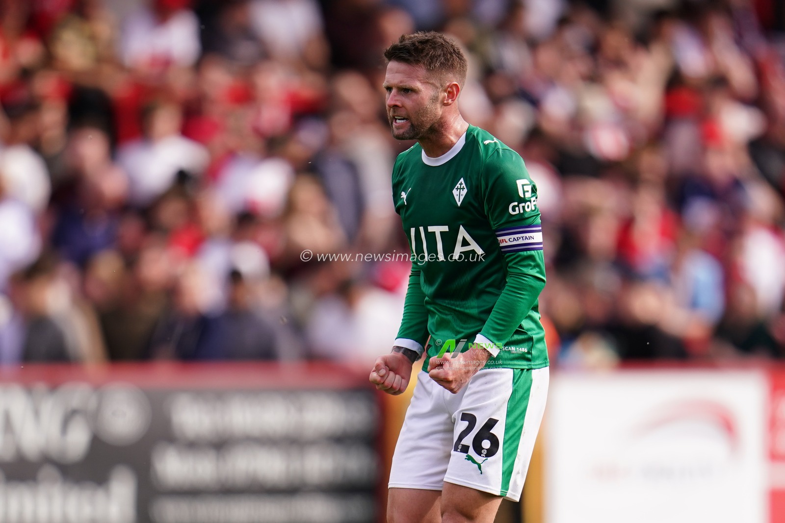 Oliver Norwood of Stockport County celebrates win at full time during the Sky Bet League One Playoffs Semi-Final match Stevenage vs Stockport County at Lamex Stadium, Stevenage, United Kingdom on 09 May 2026

(Photo by Harvey Murphy/News Images)