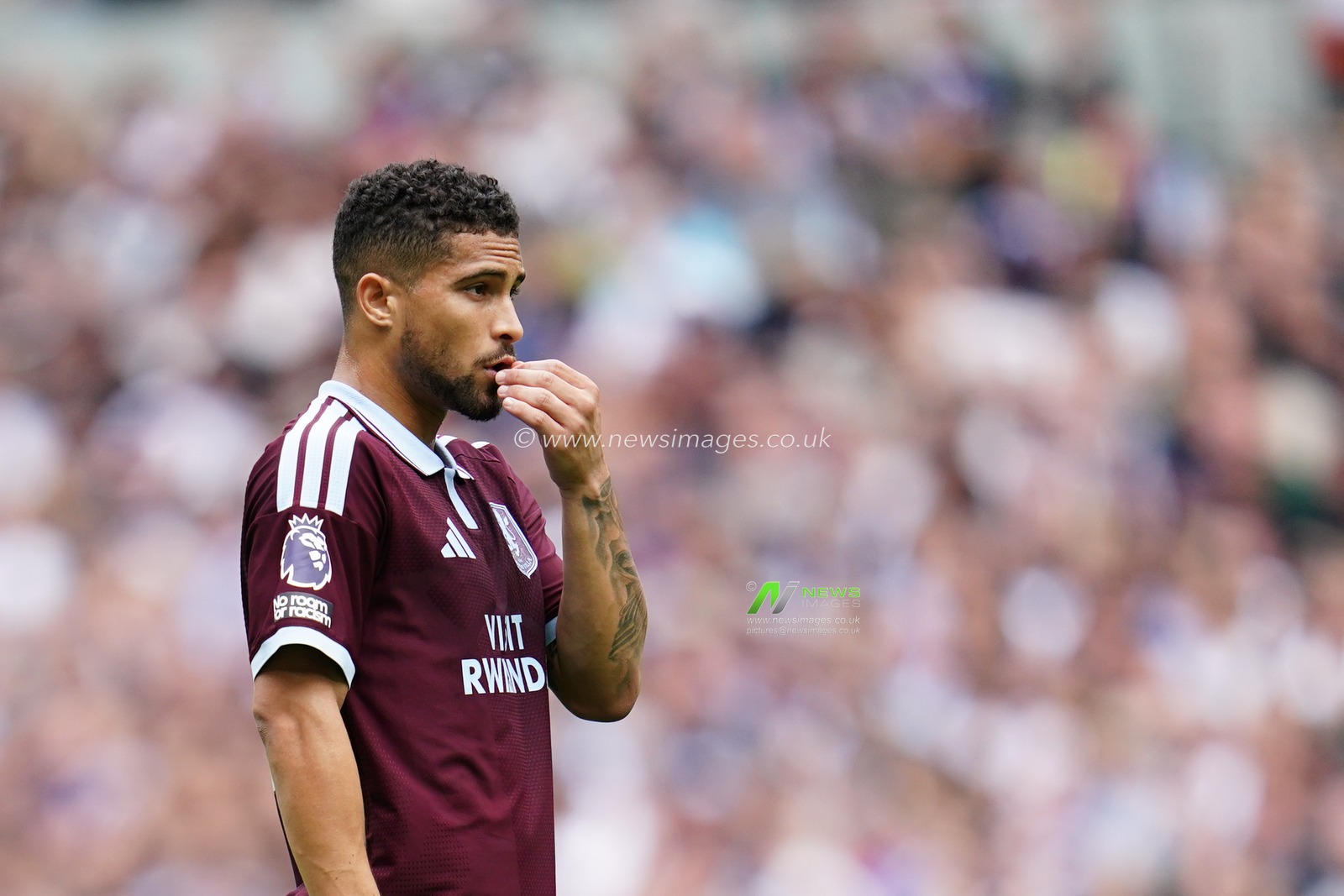 Joao Gomes of Aston Villa during the Premier League match Tottenham Hotspur vs Aston Villa at Tottenham Hotspur Stadium, London, United Kingdom on 19 September 2026

(Photo by Harvey Murphy/News Images)