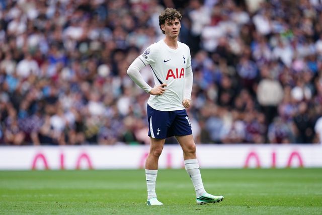 Archie Gray of Tottenham Hotspur during the Premier League match Tottenham Hotspur vs Aston Villa at Tottenham Hotspur Stadium, London, United Kingdom on 19 September 2026

(Photo by Harvey Murphy/News Images)