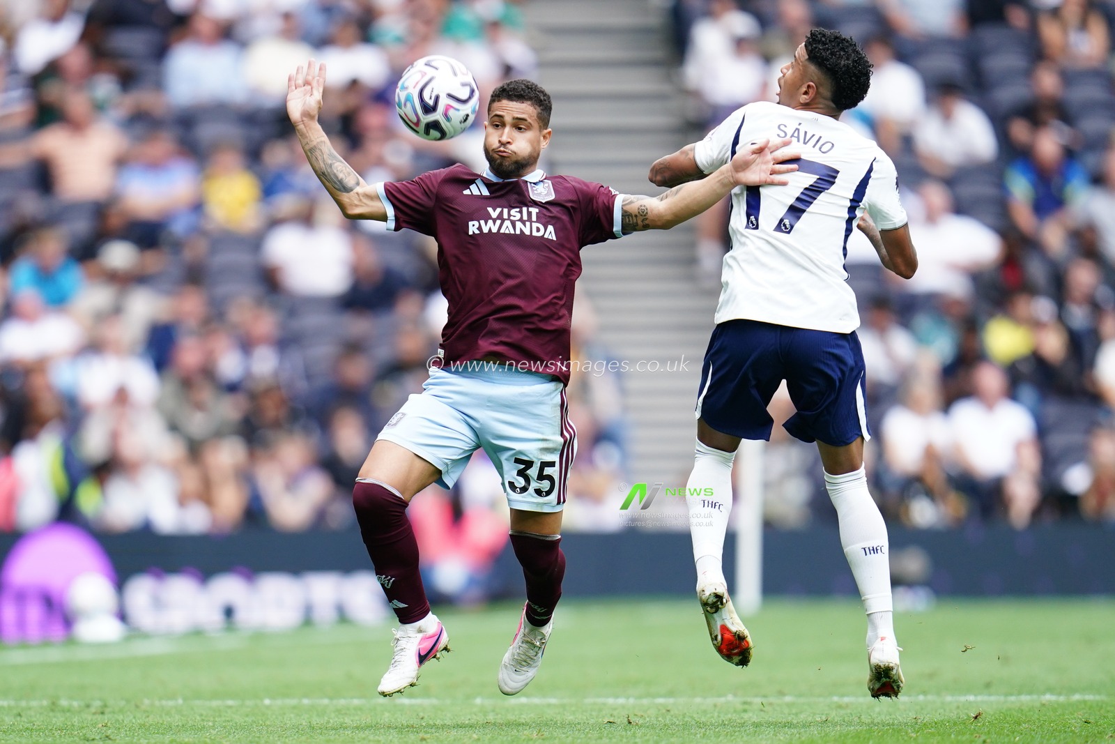 Joao Gomes of Aston Villa and Savio of Tottenham Hotspur during the Premier League match Tottenham Hotspur vs Aston Villa at Tottenham Hotspur Stadium, London, United Kingdom on 19 September 2026

(Photo by Harvey Murphy/News Images)