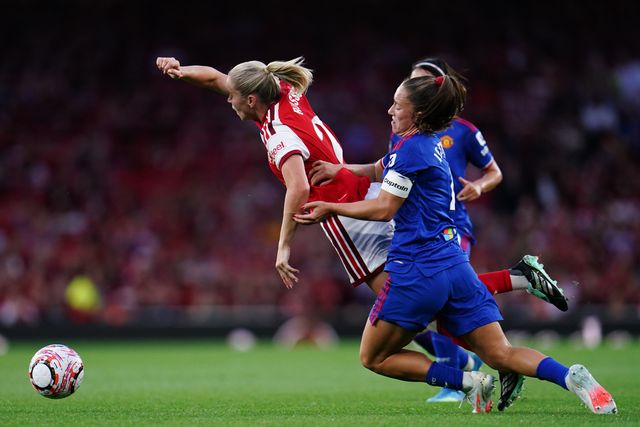 Alessia Russo of Arsenal is fouled by Manchester United players during the Women's Super League match Arsenal vs Manchester United at Emirates, London, United Kingdom on 19 September 2026

(Photo by Harvey Murphy/News Images)