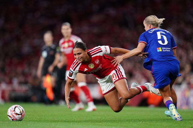 Lisa Baum of Arsenal is fouled by Hanna Lundkvist during the Women's Super League match Arsenal vs Manchester United at Emirates, London, United Kingdom on 19 September 2026

(Photo by Harvey Murphy/News Images)