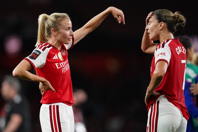 Leah Williamson of Arsenal and Steph Catley of Arsenal at full time during the Women's Super League match Arsenal vs Manchester United at Emirates, London, United Kingdom on 19 September 2026

(Photo by Harvey Murphy/News Images)