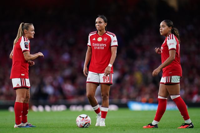 Arsenal players prepare to attack free kick during the Women's Super League match Arsenal vs Manchester United at Emirates, London, United Kingdom on 19 September 2026

(Photo by Harvey Murphy/News Images)