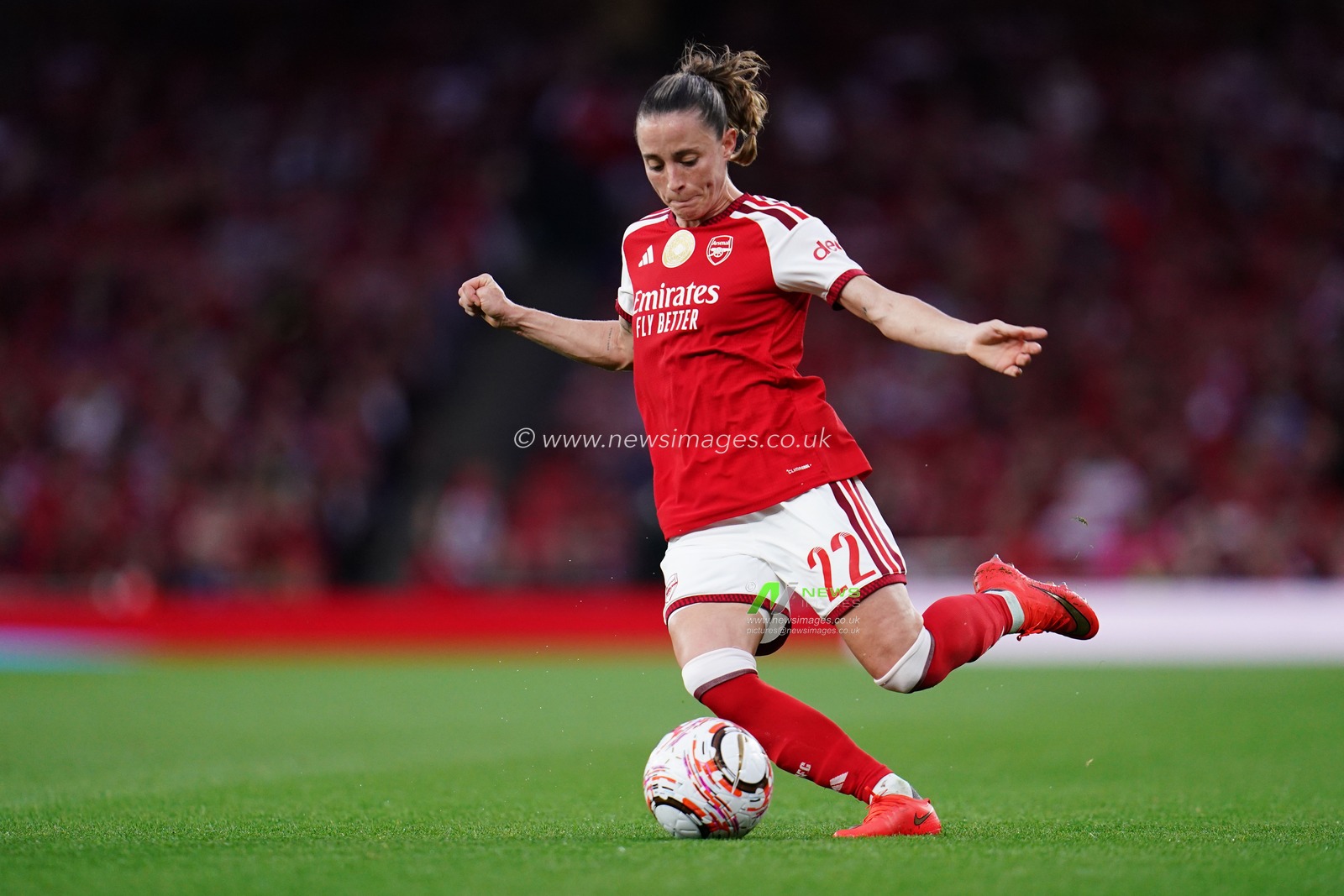 Ona Batlle of Arsenal with the ball during the Women's Super League match Arsenal vs Manchester United at Emirates, London, United Kingdom on 19 September 2026

(Photo by Harvey Murphy/News Images)