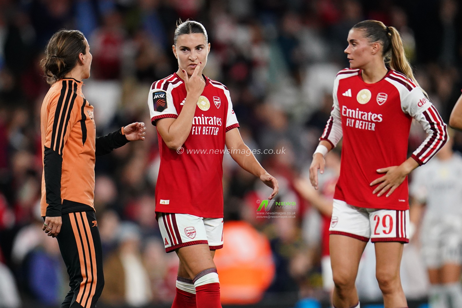 Arsenal players at full time during the Women's Super League match Arsenal vs Manchester United at Emirates, London, United Kingdom on 19 September 2026

(Photo by Harvey Murphy/News Images)