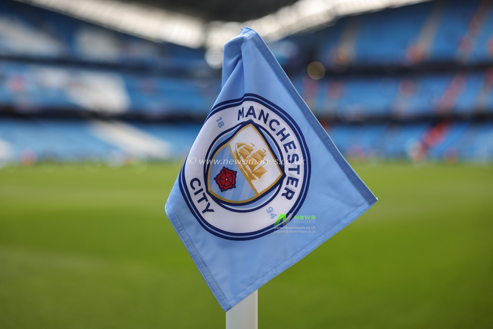 A Manchester City logo corner flag during the Premier League match Manchester City vs Sunderland at Etihad Stadium, Manchester, United Kingdom on 20 September 2026

(Photo by Mark Cosgrove/News Images)