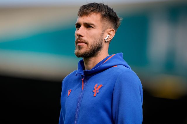 Oscar Mingueza of Crystal Palace inspects the pitch prior to kick off during the Premier League match Leeds United vs Crystal Palace at Elland Road, Leeds, United Kingdom on 20 September 2026

(Photo by Maynard Manyowa/News Images)