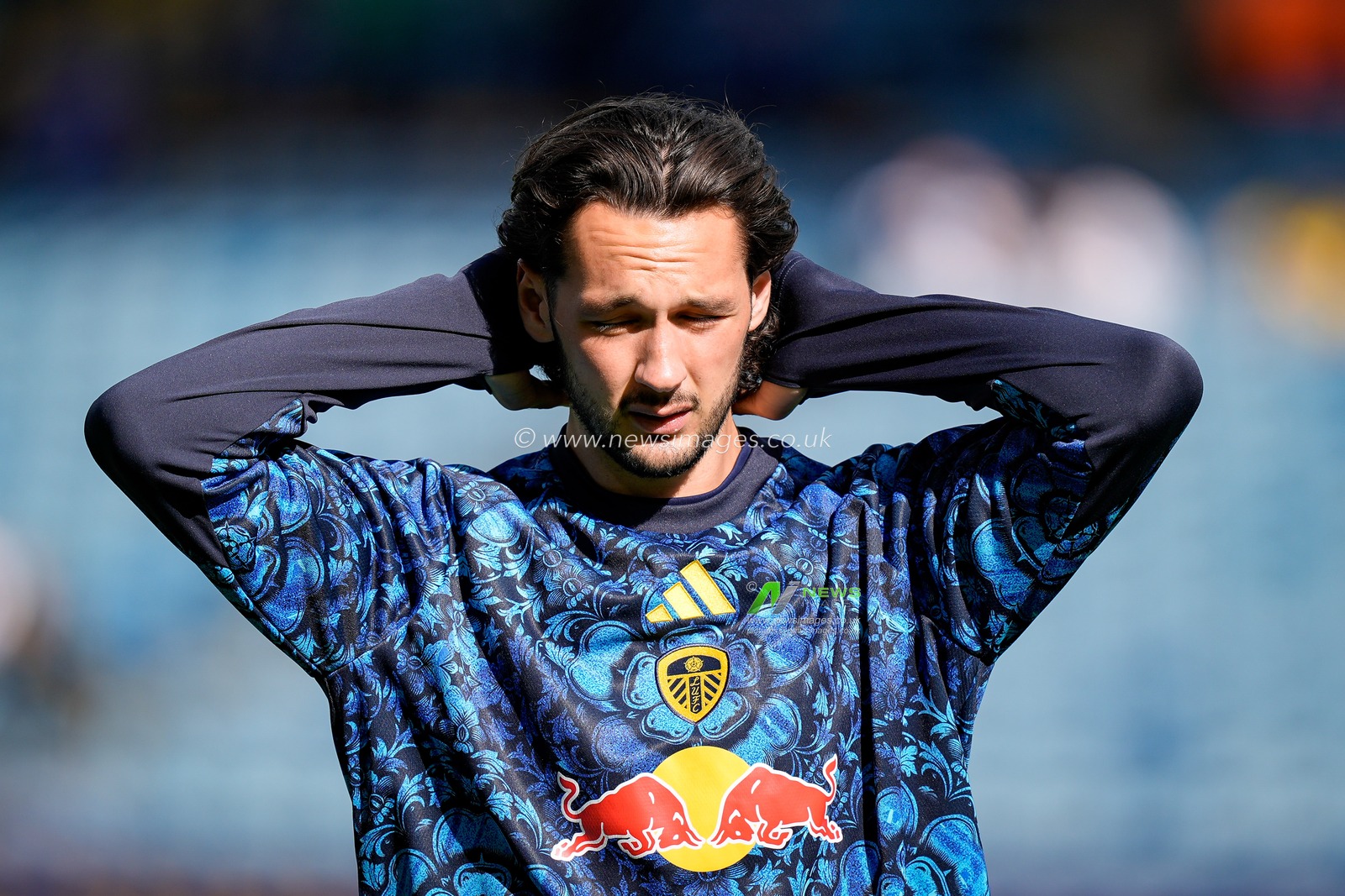 Leeds United goalkeeper James Trafford inspects the pitch prior to kick off during the Premier League match Leeds United vs Crystal Palace at Elland Road, Leeds, United Kingdom on 20 September 2026

(Photo by Maynard Manyowa/News Images)