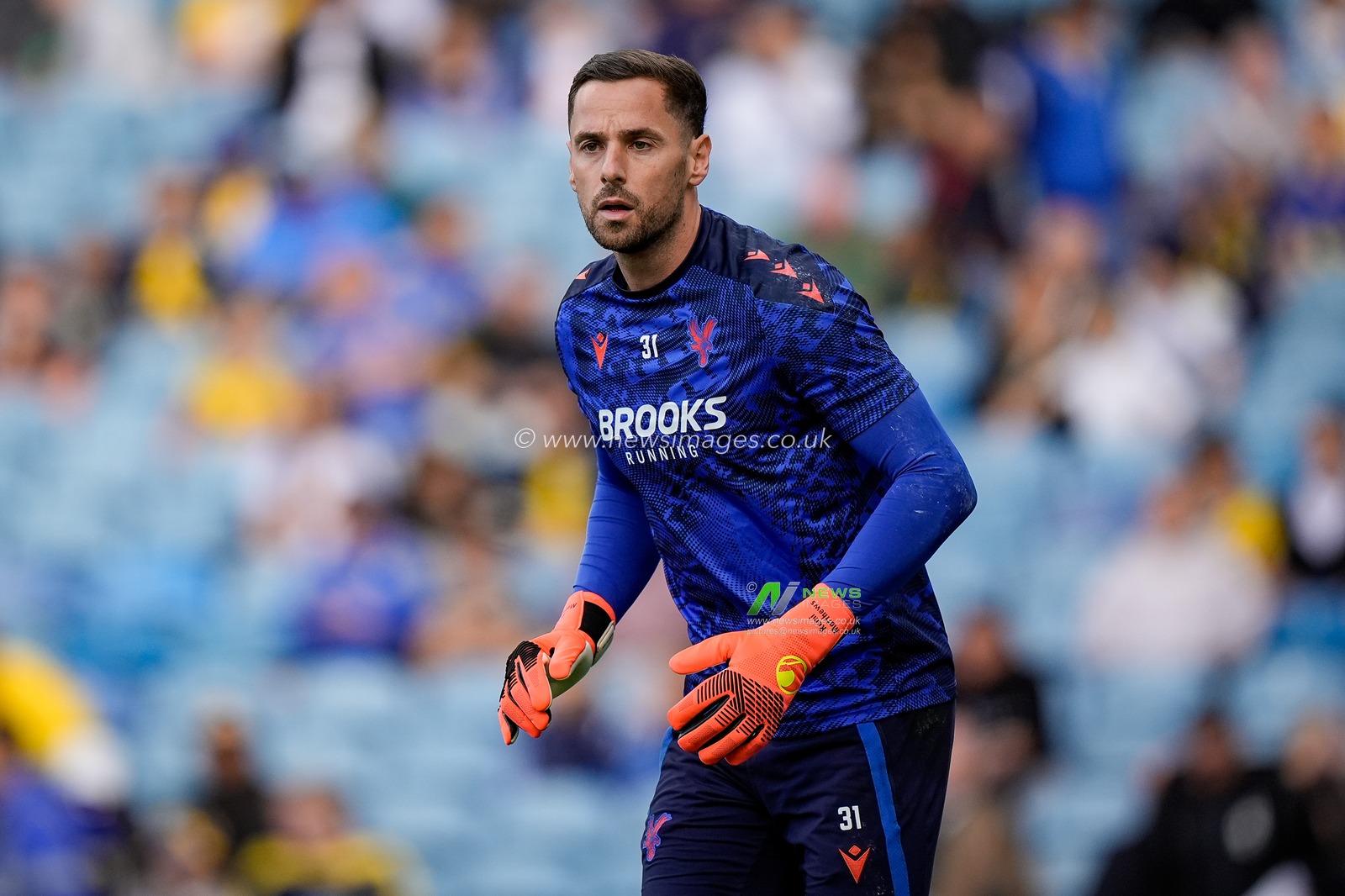 Crystal Palace goalkeeper Remi Matthews in the pregame warmup session  during the Premier League match Leeds United vs Crystal Palace at Elland Road, Leeds, United Kingdom on 20 September 2026

(Photo by Maynard Manyowa/News Images)