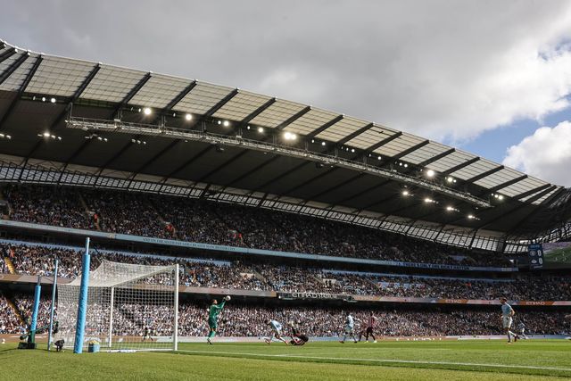 Manchester City goalkeeper Gianluigi Donnarumma makes a save during the Premier League match Manchester City vs Sunderland at Etihad Stadium, Manchester, United Kingdom on 20 September 2026

(Photo by Mark Cosgrove/News Images)