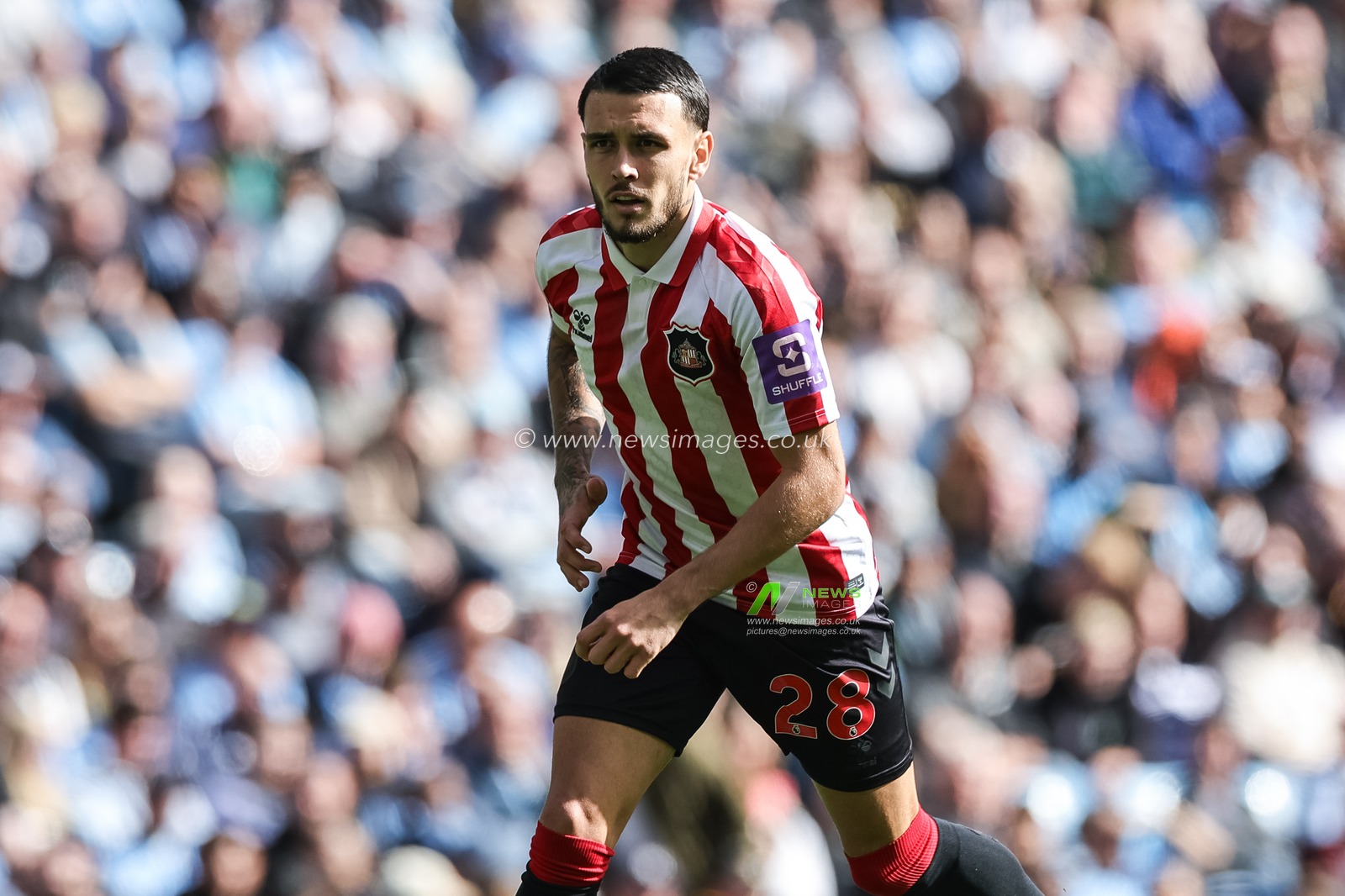 Enzo Le Fee of Sunderland during the Premier League match Manchester City vs Sunderland at Etihad Stadium, Manchester, United Kingdom on 20 September 2026

(Photo by Mark Cosgrove/News Images)