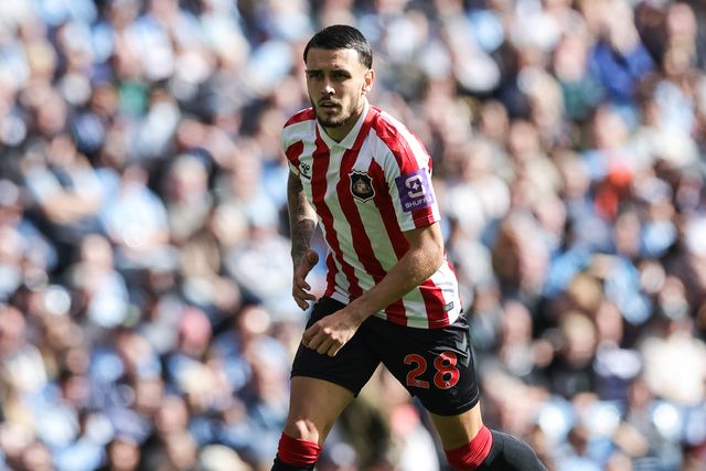 Enzo Le Fee of Sunderland during the Premier League match Manchester City vs Sunderland at Etihad Stadium, Manchester, United Kingdom on 20 September 2026

(Photo by Mark Cosgrove/News Images)