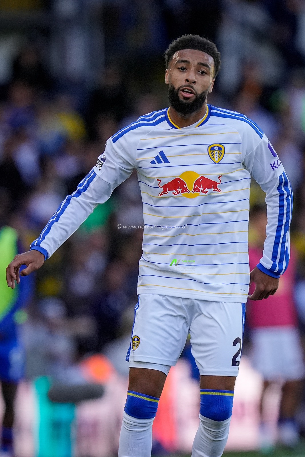 Jayden Bogle of Leeds United in action during the Premier League match Leeds United vs Crystal Palace at Elland Road, Leeds, United Kingdom on 20 September 2026

(Photo by Maynard Manyowa/News Images)