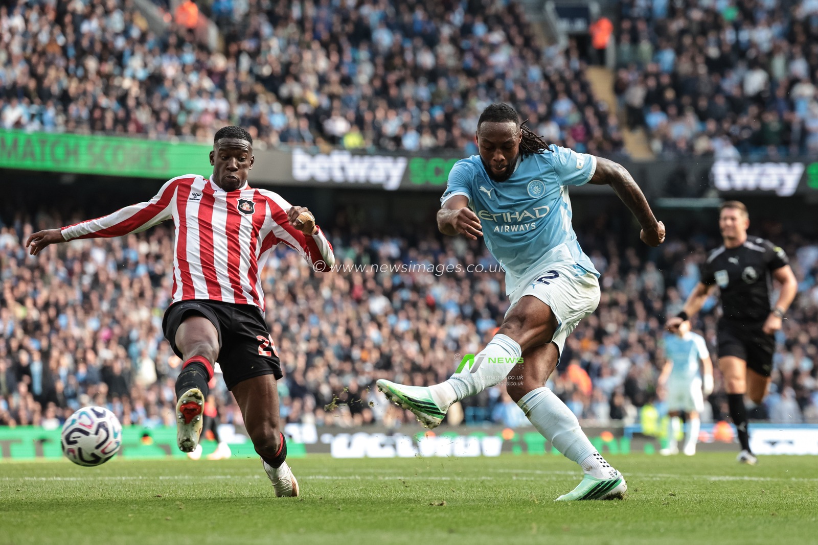 Antoine Semenyo of Manchester City scores to make it 4-2 during the Premier League match Manchester City vs Sunderland at Etihad Stadium, Manchester, United Kingdom on 20 September 2026

(Photo by Mark Cosgrove/News Images)