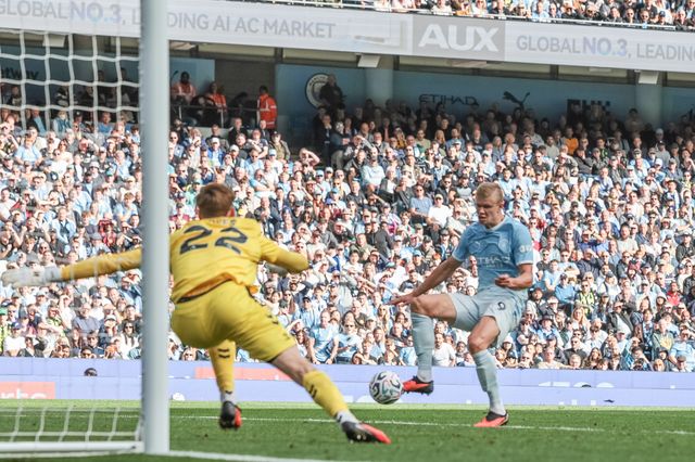 Erling Haaland of Manchester City scores to make it 5-3 during the Premier League match Manchester City vs Sunderland at Etihad Stadium, Manchester, United Kingdom on 20 September 2026

(Photo by Mark Cosgrove/News Images)