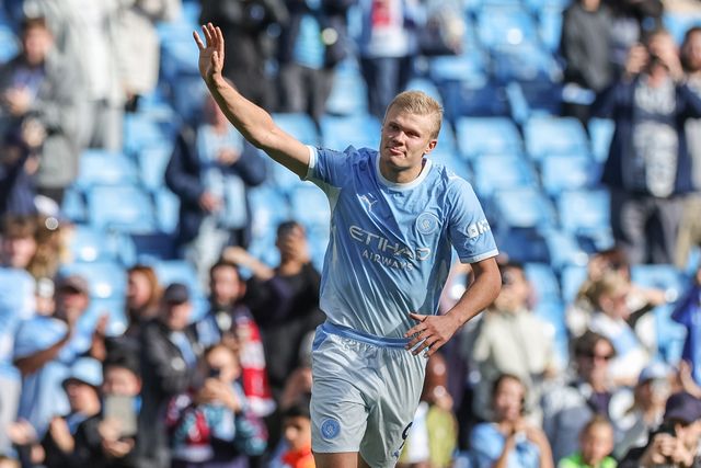 Erling Haaland of Manchester City waves to the fans during the Premier League match Manchester City vs Sunderland at Etihad Stadium, Manchester, United Kingdom on 20 September 2026

(Photo by Mark Cosgrove/News Images)