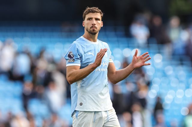 Ruben Dias of Manchester City applauds the fans during the Premier League match Manchester City vs Sunderland at Etihad Stadium, Manchester, United Kingdom on 20 September 2026

(Photo by Mark Cosgrove/News Images)