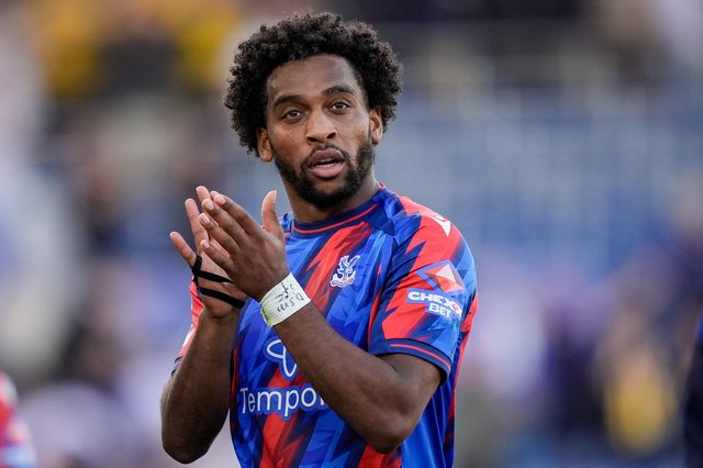 Quinten Timber of Crystal Palace applauds the fans after the final whistle  during the Premier League match Leeds United vs Crystal Palace at Elland Road, Leeds, United Kingdom on 20 September 2026

(Photo by Maynard Manyowa/News Images)