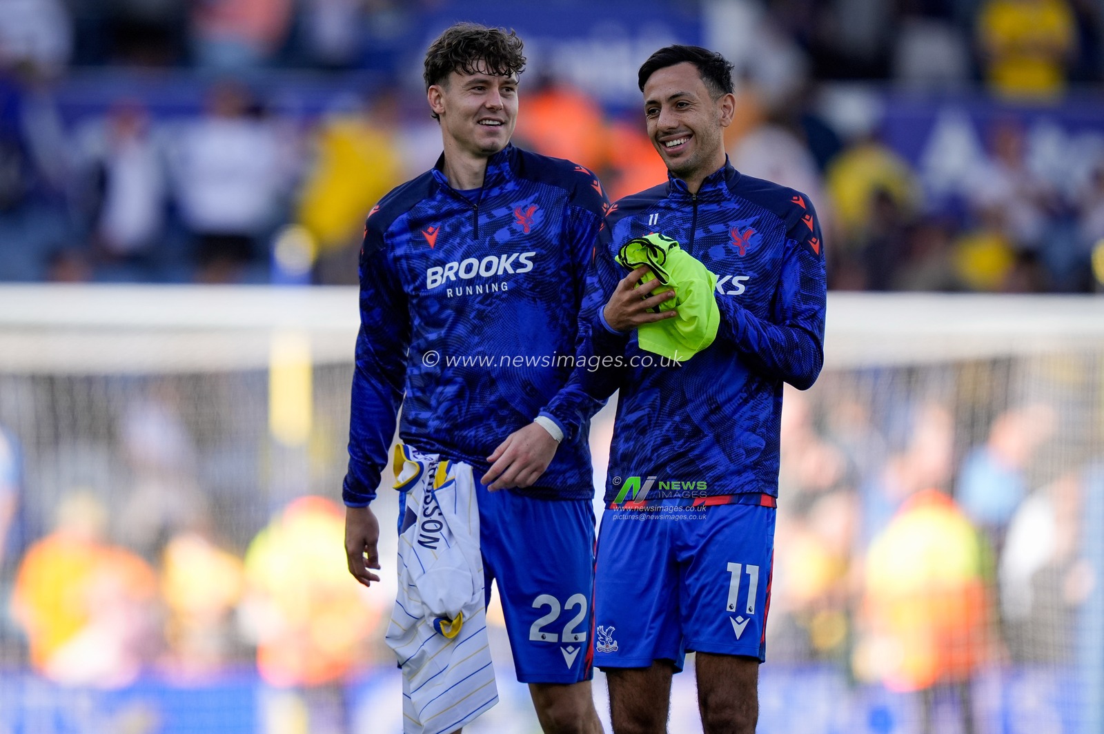 Jorgen Strand Larsen of Crystal Palace and Dwight McNeil of Crystal Palace applauds the fans after the final whistle  during the Premier League match Leeds United vs Crystal Palace at Elland Road, Leeds, United Kingdom on 20 September 2026

(Photo by Maynard Manyowa/News Images)