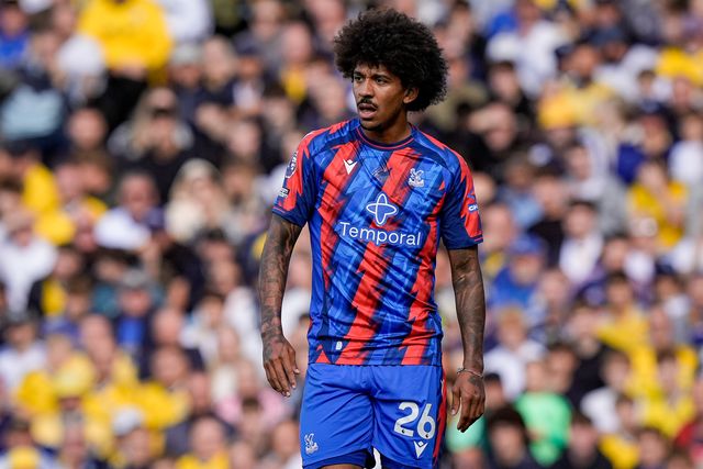Chris Richards gives his team instructions   during the Premier League match Leeds United vs Crystal Palace at Elland Road, Leeds, United Kingdom on 20 September 2026

(Photo by Maynard Manyowa/News Images)