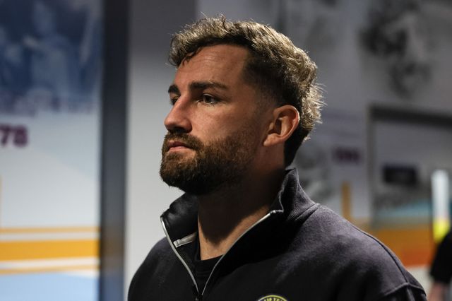 Toby King of Warrington Wolves arrives during the Betfred Super League Play-off Semi-Final match Leeds Rhinos vs Warrington Wolves at AMT Headingley Stadium, Leeds, United Kingdom on 25 September 2026

(Photo by Mark Cosgrove/News Images)