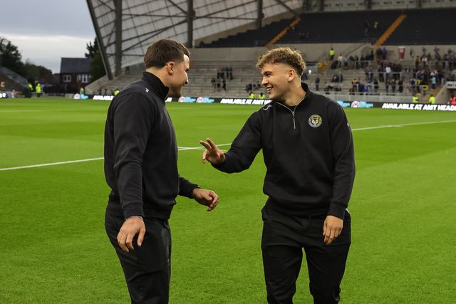 Josh Smith of Warrington Wolves and Cai Taylor-Wray of Warrington Wolves arrive during the Betfred Super League Play-off Semi-Final match Leeds Rhinos vs Warrington Wolves at AMT Headingley Stadium, Leeds, United Kingdom on 25 September 2026

(Photo by Mark Cosgrove/News Images)