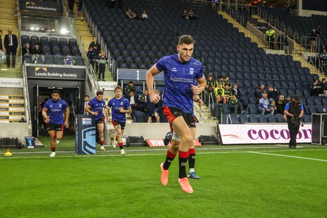 Sam Stone of Warrington Wolves in the pregame warmup session during the Betfred Super League Play-off Semi-Final match Leeds Rhinos vs Warrington Wolves at AMT Headingley Stadium, Leeds, United Kingdom on 25 September 2026

(Photo by Alfie Cosgrove/News Images)