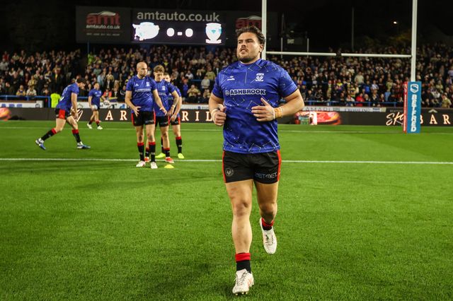 Joe Philbin of Warrington Wolves in the pregame warmup session during the Betfred Super League Play-off Semi-Final match Leeds Rhinos vs Warrington Wolves at AMT Headingley Stadium, Leeds, United Kingdom on 25 September 2026

(Photo by Alfie Cosgrove/News Images)