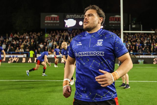 Joe Philbin of Warrington Wolves in the pregame warmup session during the Betfred Super League Play-off Semi-Final match Leeds Rhinos vs Warrington Wolves at AMT Headingley Stadium, Leeds, United Kingdom on 25 September 2026

(Photo by Alfie Cosgrove/News Images)
