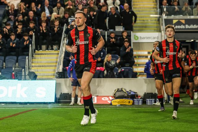 Ben Currie of Warrington Wolves comes out fore the game during the Betfred Super League Play-off Semi-Final match Leeds Rhinos vs Warrington Wolves at AMT Headingley Stadium, Leeds, United Kingdom on 25 September 2026

(Photo by Alfie Cosgrove/News Images)