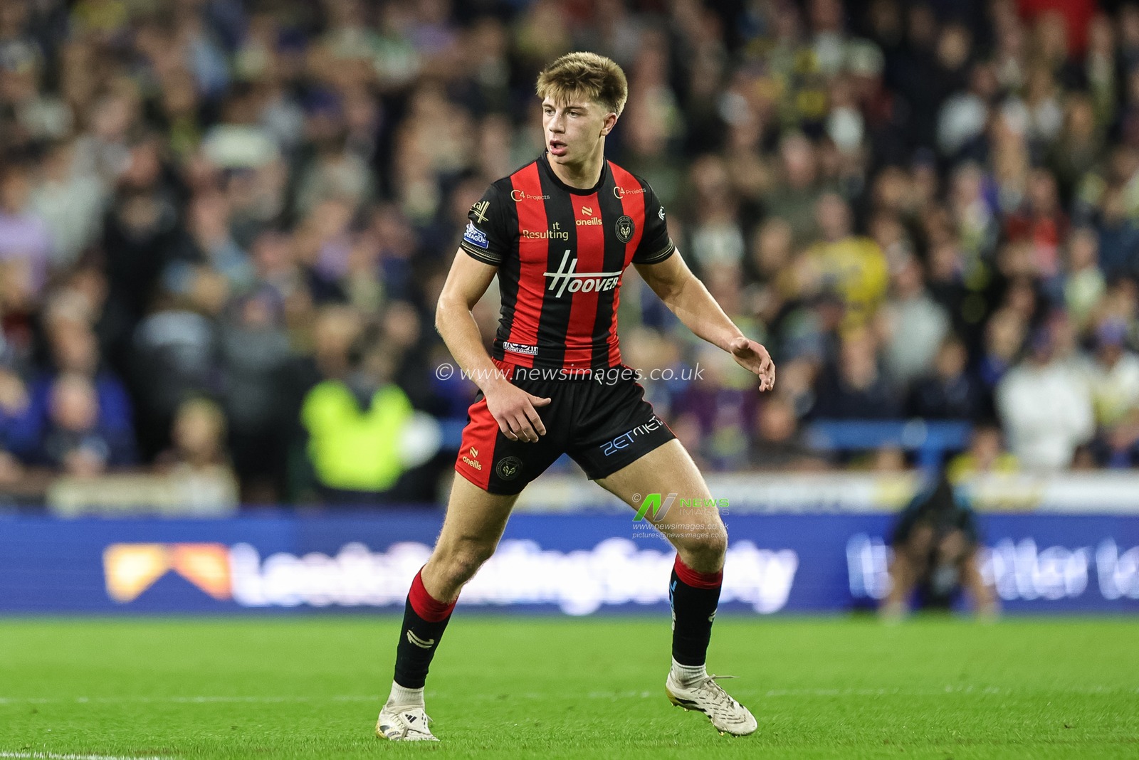 Ewan Irwin of Warrington Wolves during the Betfred Super League Play-off Semi-Final match Leeds Rhinos vs Warrington Wolves at AMT Headingley Stadium, Leeds, United Kingdom on 25 September 2026

(Photo by Mark Cosgrove/News Images)