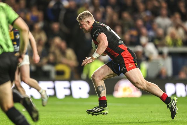 Luke Yates of Warrington Wolves goes over for a try during the Betfred Super League Play-off Semi-Final match Leeds Rhinos vs Warrington Wolves at AMT Headingley Stadium, Leeds, United Kingdom on 25 September 2026

(Photo by Alfie Cosgrove/News Images)