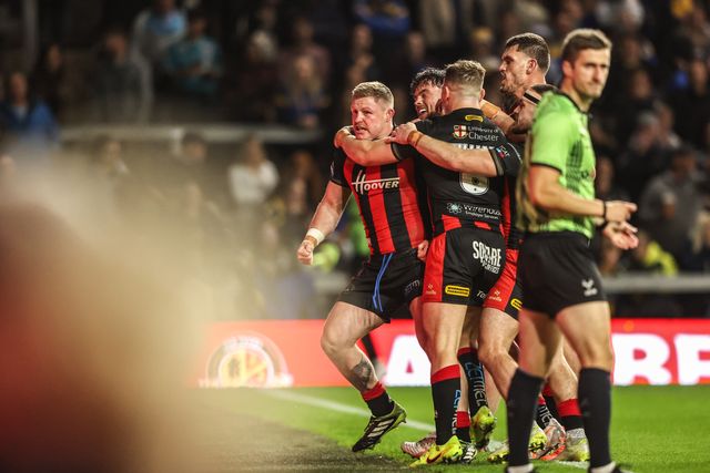Luke Yates of Warrington Wolves celebrates his try during the Betfred Super League Play-off Semi-Final match Leeds Rhinos vs Warrington Wolves at AMT Headingley Stadium, Leeds, United Kingdom on 25 September 2026

(Photo by Alfie Cosgrove/News Images)