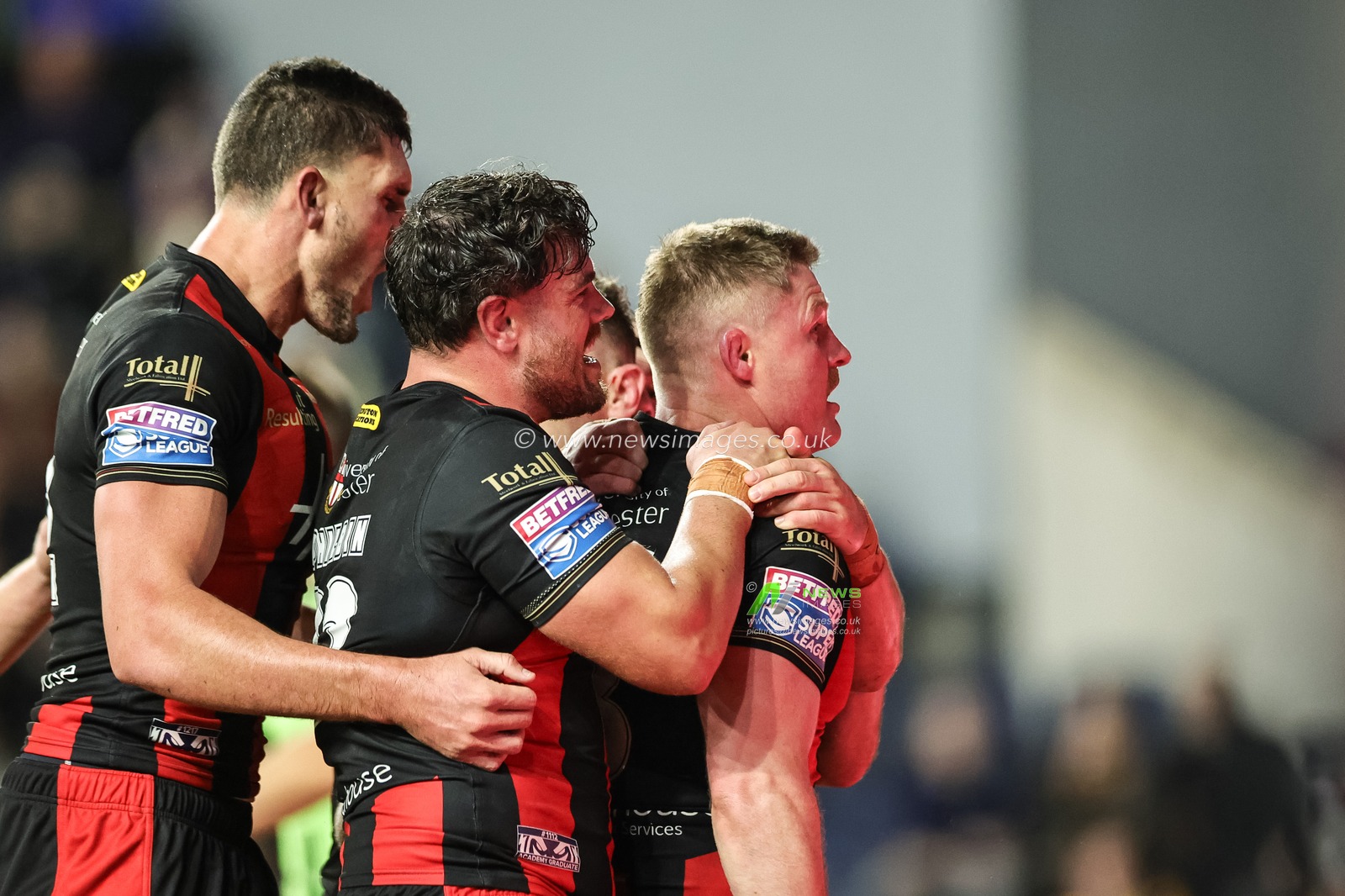 Betfred Super League Play-off Semi-Final Leeds Rhinos v Warrington Wolves