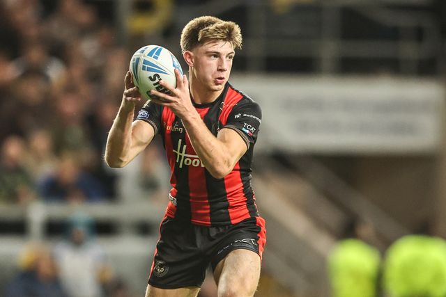 Ewan Irwin of Warrington Wolves in action during the Betfred Super League Play-off Semi-Final match Leeds Rhinos vs Warrington Wolves at AMT Headingley Stadium, Leeds, United Kingdom on 25 September 2026

(Photo by Alfie Cosgrove/News Images)