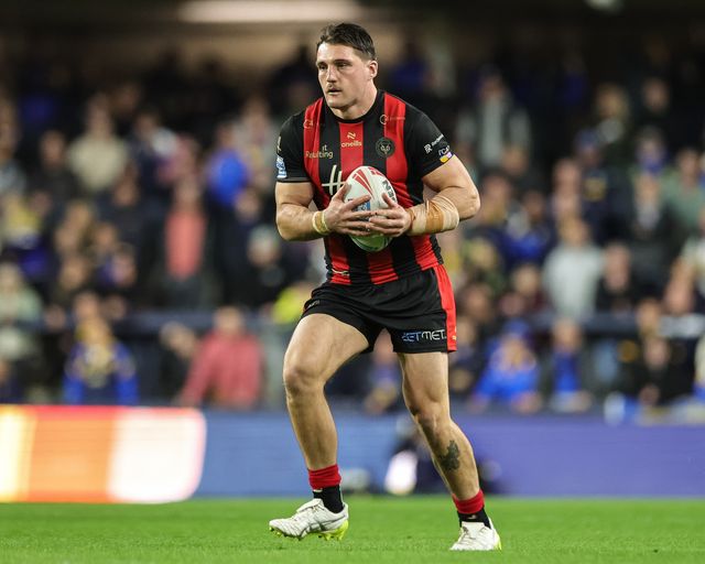 Liam Byrne of Warrington Wolves with the ball during the Betfred Super League Play-off Semi-Final match Leeds Rhinos vs Warrington Wolves at AMT Headingley Stadium, Leeds, United Kingdom on 25 September 2026

(Photo by Mark Cosgrove/News Images)