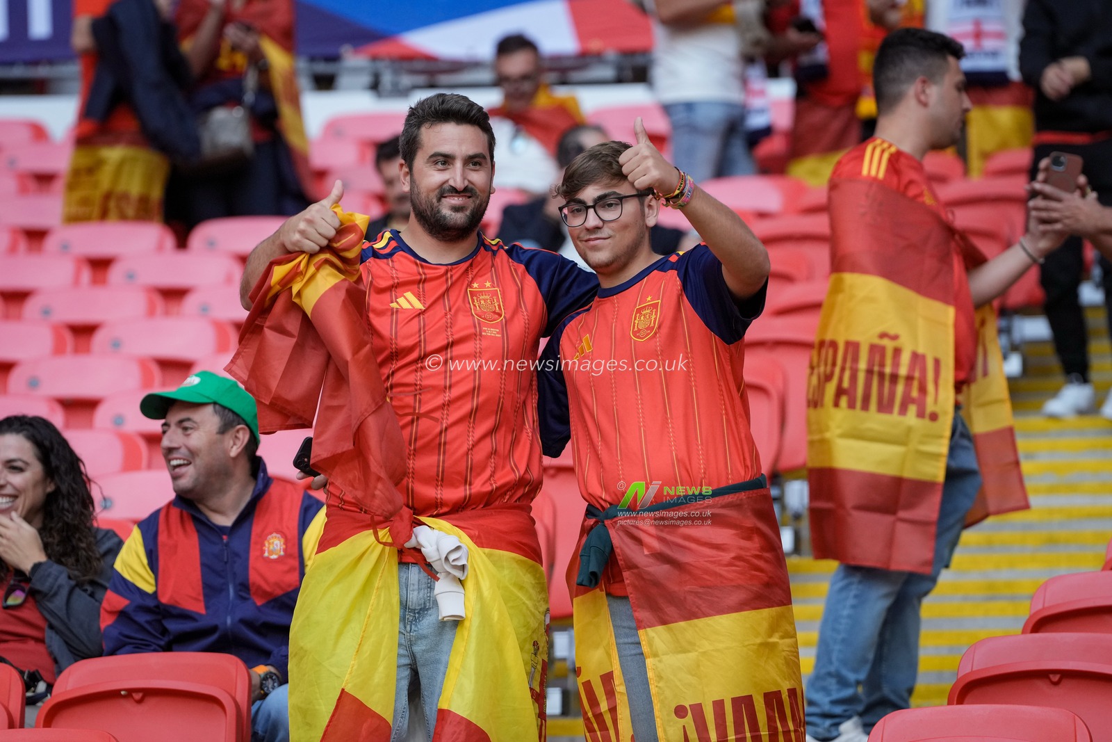 Spanish fans in the stadium before kick off during the UEFA Nations League match England vs Spain at Wembley Stadium, London, United Kingdom on 26 September 2026

(Photo by Maynard Manyowa/News Images)