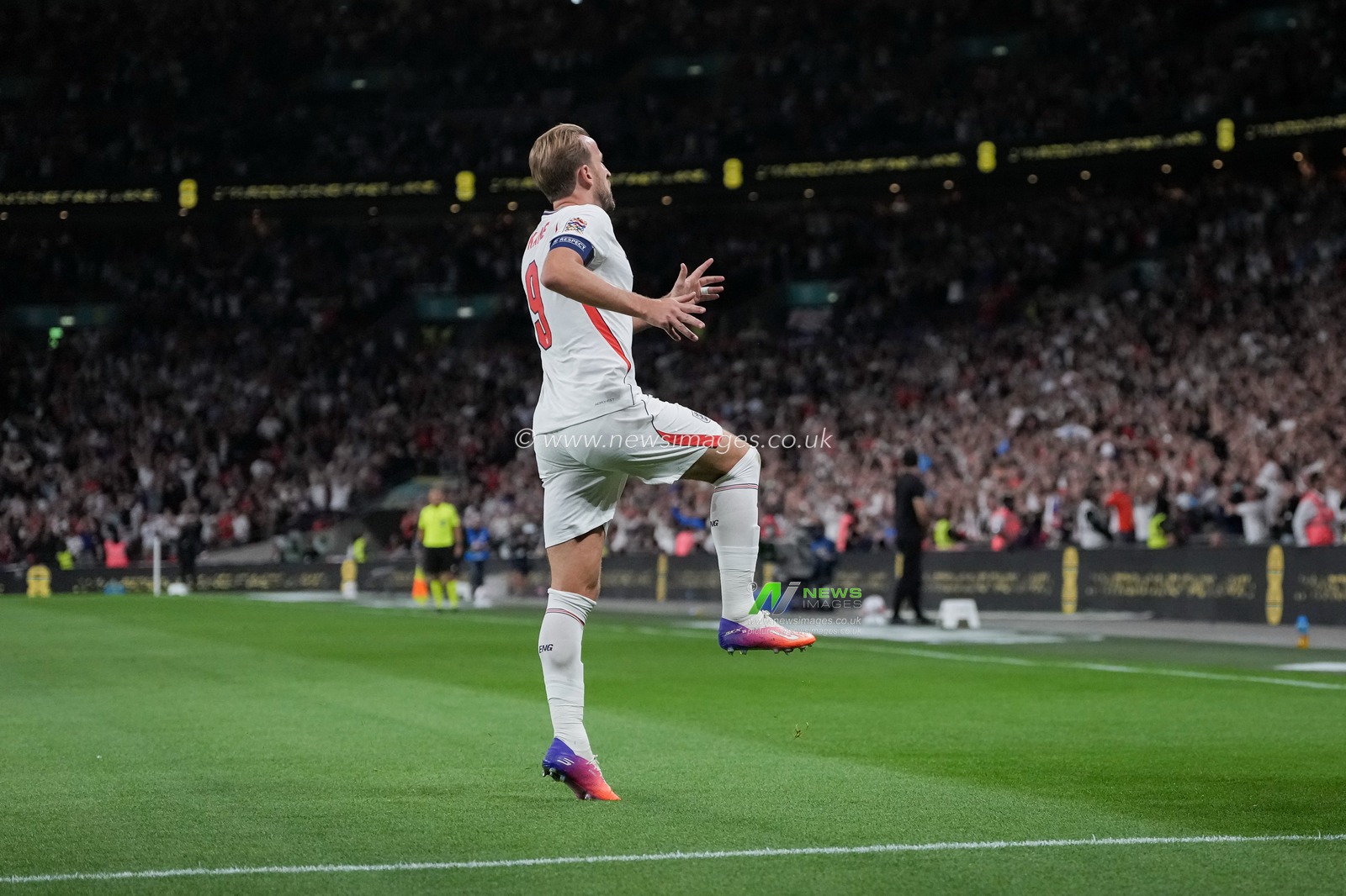 Harry Kane of England celebrates his goal to make it  2-1 during the UEFA Nations League match England vs Spain at Wembley Stadium, London, United Kingdom on 26 September 2026

(Photo by Maynard Manyowa/News Images)