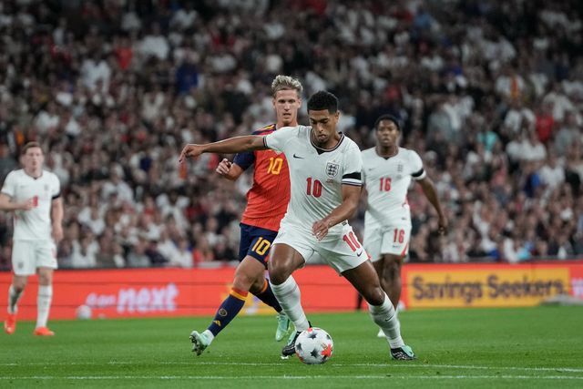 Jude Bellingham of England battles for the ball  Dani Olmo of Spain during the UEFA Nations League match England vs Spain at Wembley Stadium, London, United Kingdom on 26 September 2026

(Photo by Maynard Manyowa/News Images)