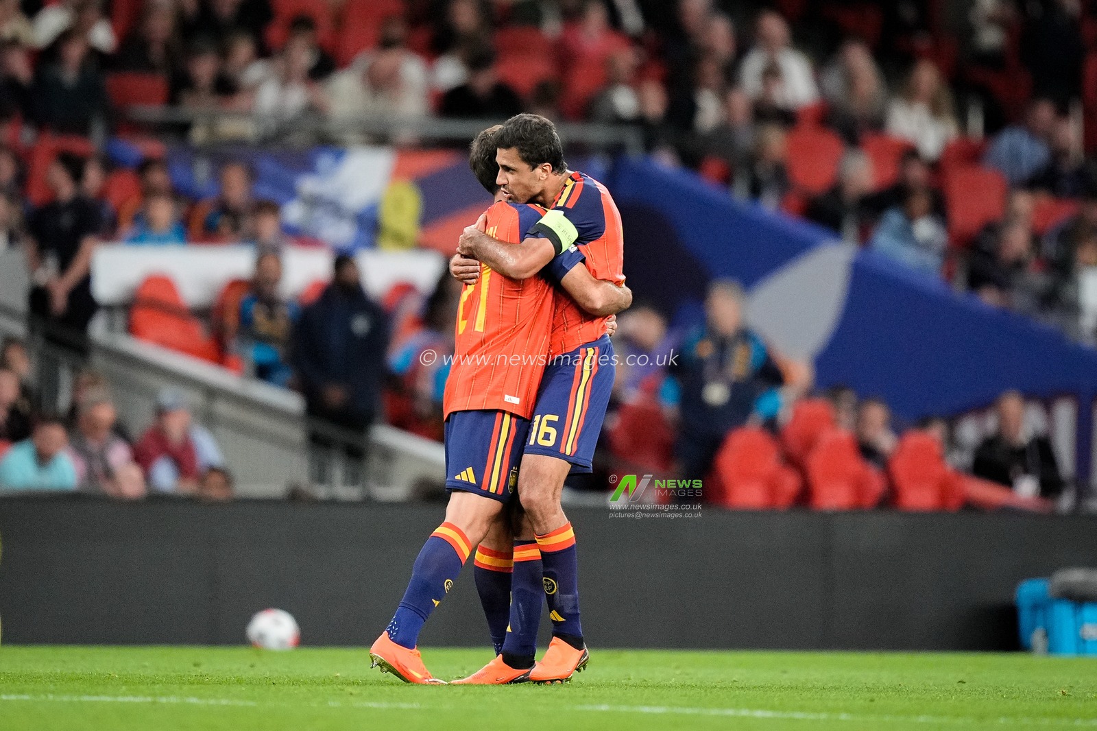 Spain goalkeeper Unai Simón celebrates his goal to make it   2-3 Rodri of Spain  during the UEFA Nations League match England vs Spain at Wembley Stadium, London, United Kingdom on 26 September 2026

(Photo by Maynard Manyowa/News Images)