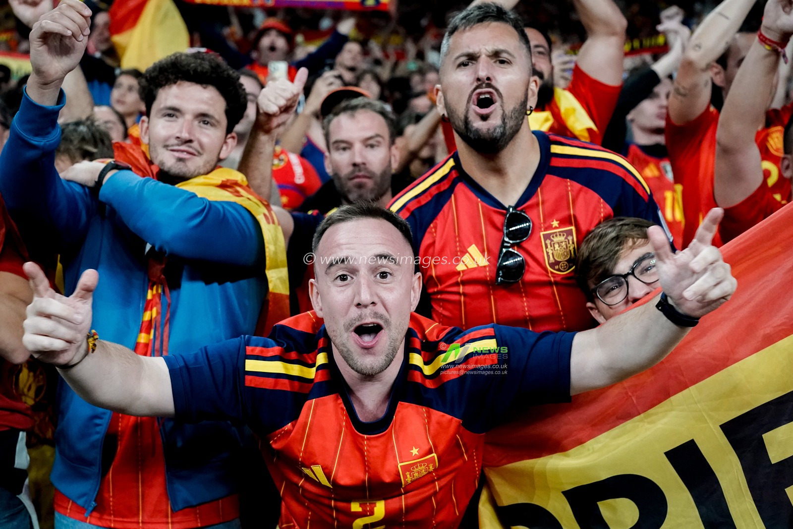 Spanish fans celebrate Mikel Oyarzabal of Spain scoring to make it 2-3 during the UEFA Nations League match England vs Spain at Wembley Stadium, London, United Kingdom on 26 September 2026

(Photo by Maynard Manyowa/News Images)