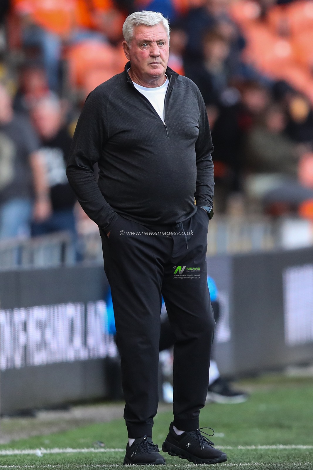 Steve Bruce head coach of Blackpool during the Sky Bet League 1 match Blackpool vs Exeter City at Bloomfield Road, Blackpool, United Kingdom, 14th September 2024

(Photo by Gareth Evans/News Images)