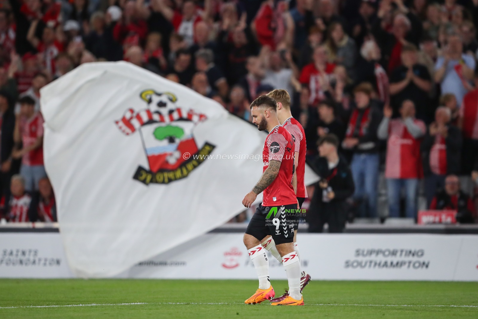 Adam Armstrong of Southampton celebrates his goal to make it 2-0 Southampton, during the Sky Bet Championship Play-Off Semi-Final Second Leg match Southampton vs West Bromwich Albion at St Mary's Stadium, Southampton, United Kingdom, 17th May 2024

(Photo by Gareth Evans/News Images)